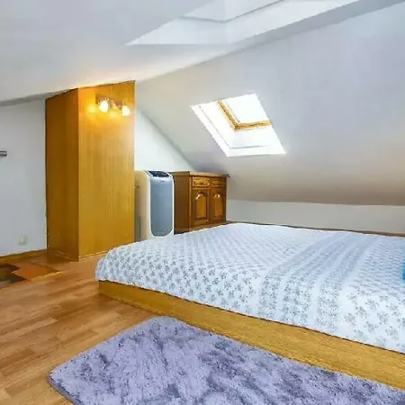 Ivan Apartment *